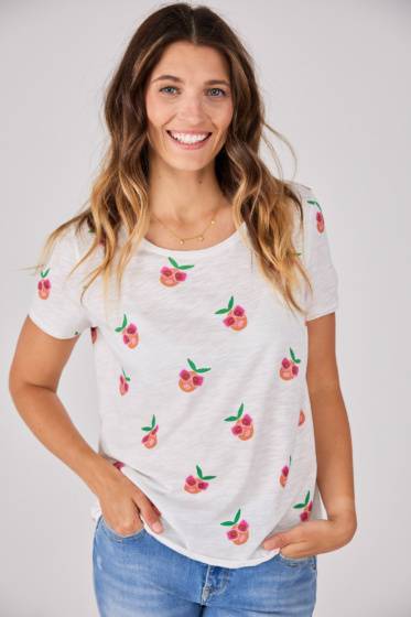 Lieblingsstück T-Shirt mit Allover Pfirsichmotiv im Angebot