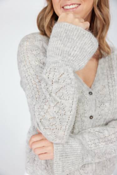 Lieblingsstück Jacke mit ausgestelltem Ärmel und Herzchen-Strick Osterangebot