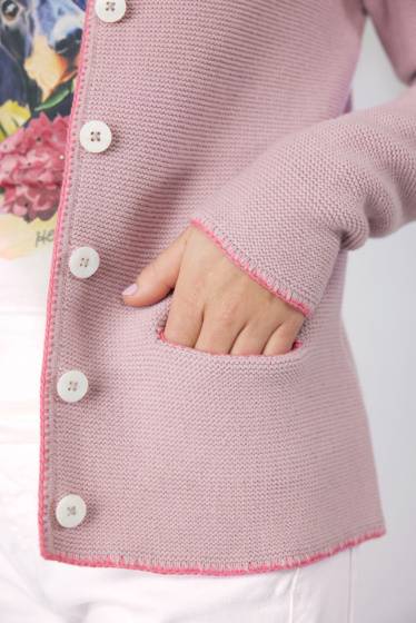 Lieblingsstück Trachtenstrickjacke mit Herzintarsie auf dem Rücken Muttertagsangebot