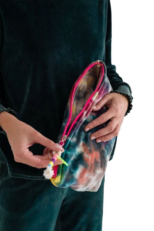 Love Joy Victory POUCH Batik Luce Begrenztes Angebot