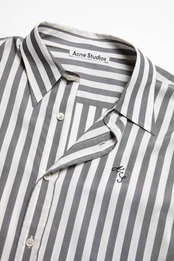 Acne Studios Gestreiftes Hemd mit Knopfleiste 50% Rabatt mit kostenlosem Versand