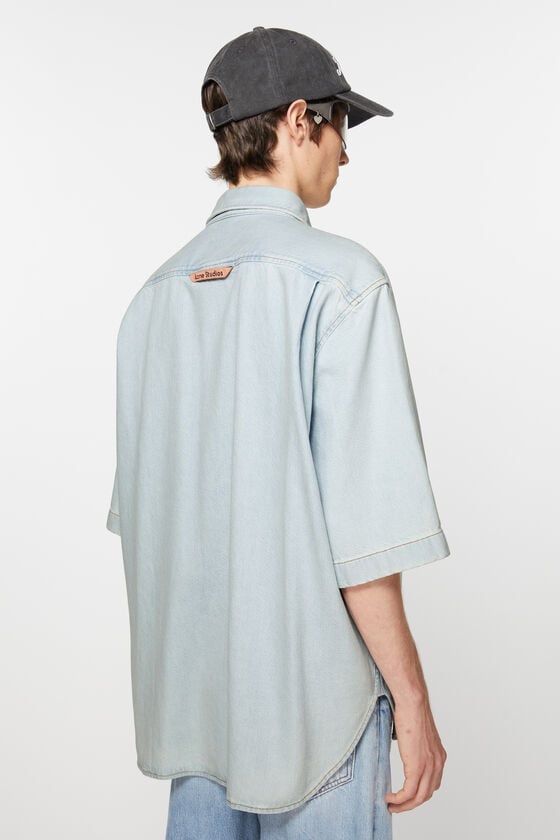 Acne Studios Denimhemd mit Knopfleiste – Lockere Passform Rabatte dieses Monats