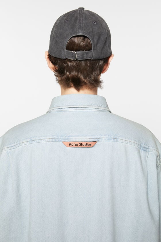 Acne Studios Denimhemd mit Knopfleiste – Lockere Passform Rabatte dieses Monats