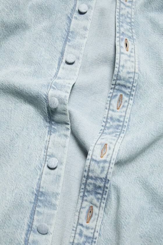 Acne Studios Denimhemd mit Knopfleiste – Lockere Passform Rabatte dieses Monats