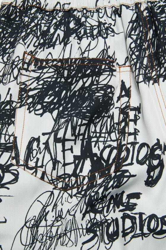 Acne Studios Bedruckte Shorts Begrenzt auf 3 Tage