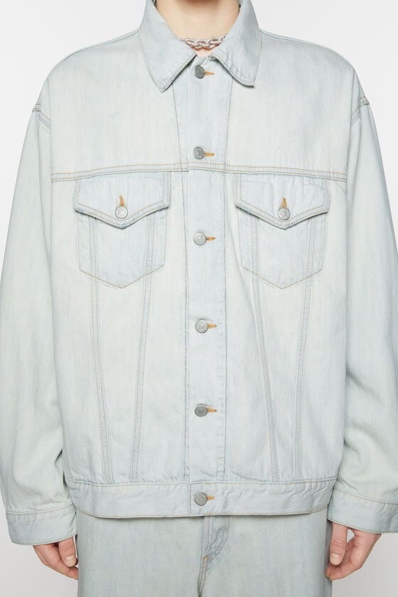 Acne Studios Jeansjacke – entspannte Passform Exklusive Angebote