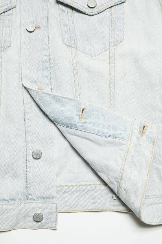 Acne Studios Jeansjacke – entspannte Passform Exklusive Angebote