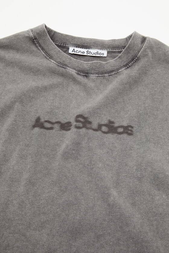 Acne Studios Verschwommenes Logo-T-Shirt - Entspannte Unisex-Passform Nur für heute