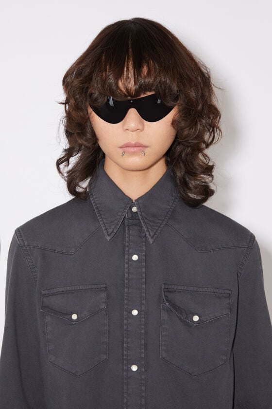 Acne Studios Jeanshemd mit Knopfleiste Vierteljährliche Förderung