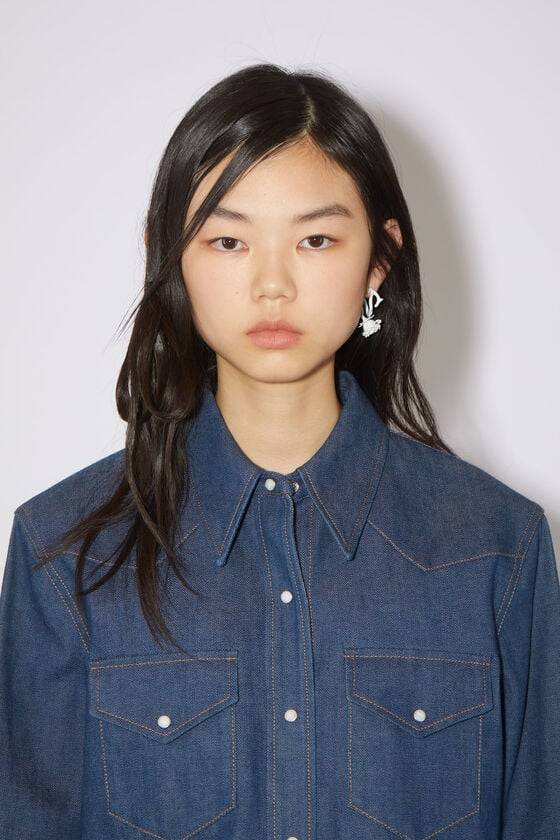 Acne Studios Jeanshemd mit Knopfleiste Discount Store für neue Produkte