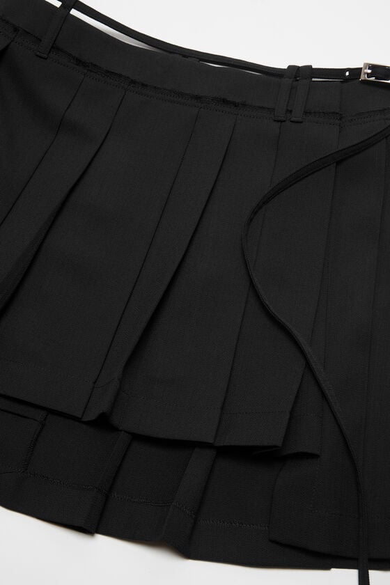 Acne Studios Asymmetrischer Faltenrock Rabatt