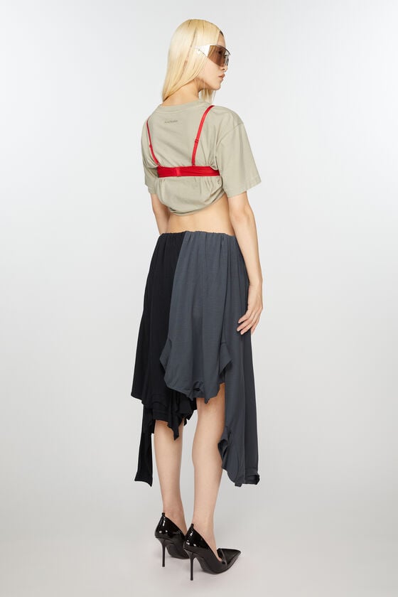 Acne Studios Lagenrock Laufsteg-Show Osterangebot