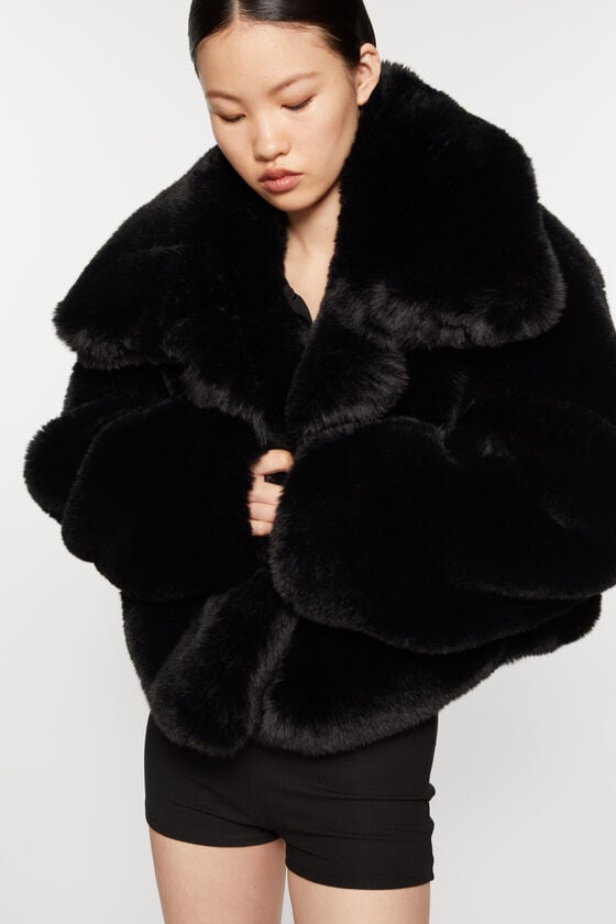 Acne Studios Flauschige Jacke Laufsteg-Show Vierteljährliche Förderung