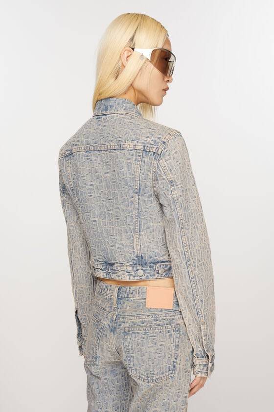 Acne Studios Jeansjacke mit Monogramm – Taillierte Passform Blitzverkäufe