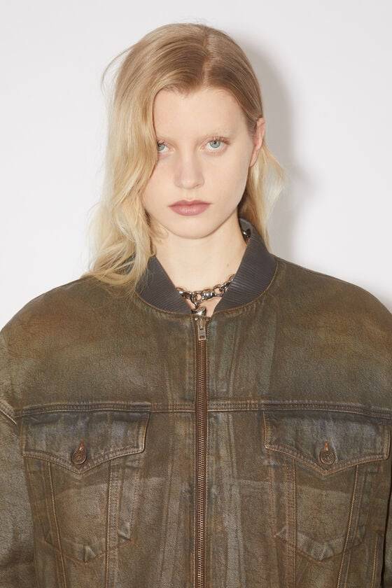 Acne Studios Bomberjacke aus gefärbtem Denim Begrenztes Angebot