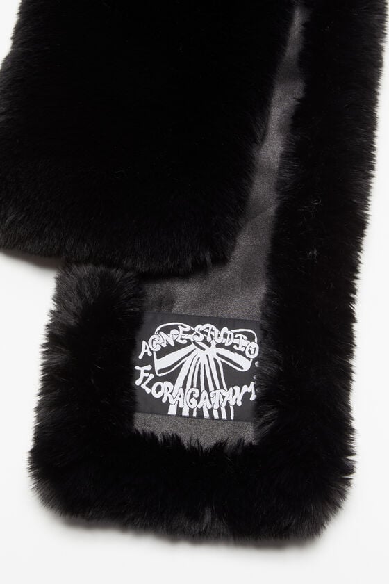 Acne Studios Fellschal Wochenangebot