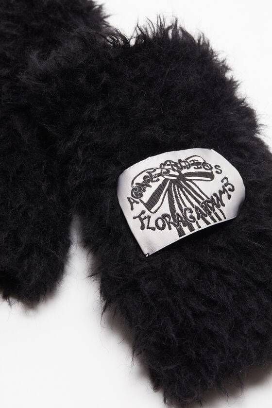 Acne Studios Fluffy mittens JETZT KAUFEN