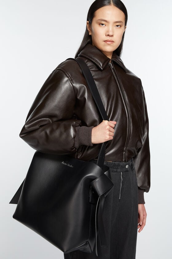 Acne Studios Musubi Midi Schultertasche Letzter Tag