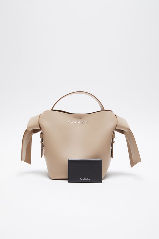 Acne Studios Gefaltete Lederbrieftasche Bis zu 65% Rabatt