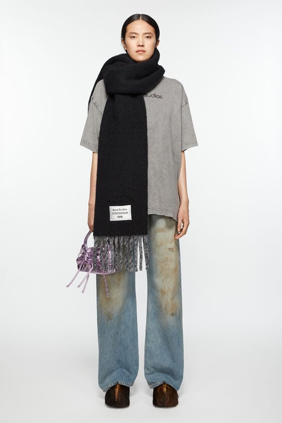 Acne Studios Fransen-Schal mit Logo Sonderangebot der Fabrik