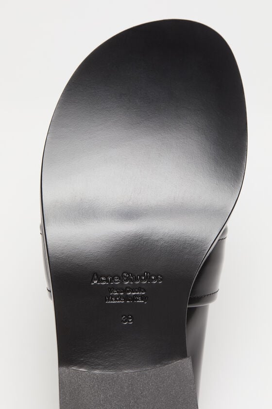 Acne Studios Slipper aus gebürstetem Leder Vierteljährliche Förderung