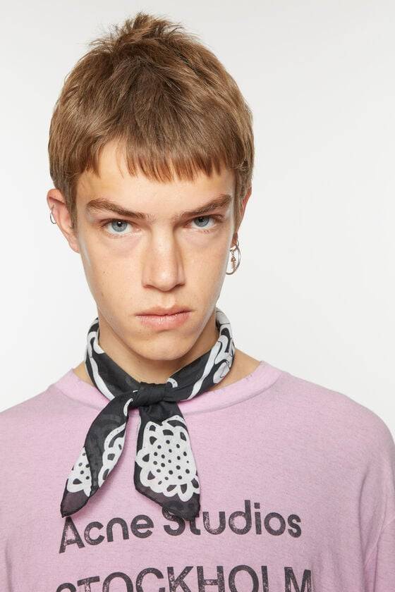 Acne Studios Bedruckter quadratischer Schal Rabatte dieses Monats