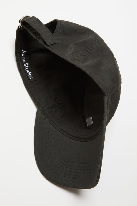 Acne Studios Kappe mit aufgesetztem Face-Aufnäher aus Metall Hotsell