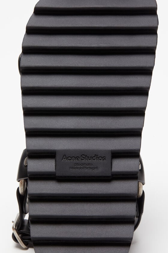 Acne Studios Sandalen mit Lederschnalle im Angebot