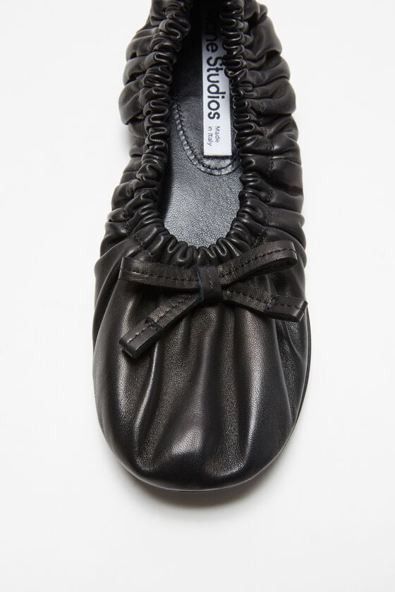 Acne Studios Ballerinas aus Leder Schlussverkauf