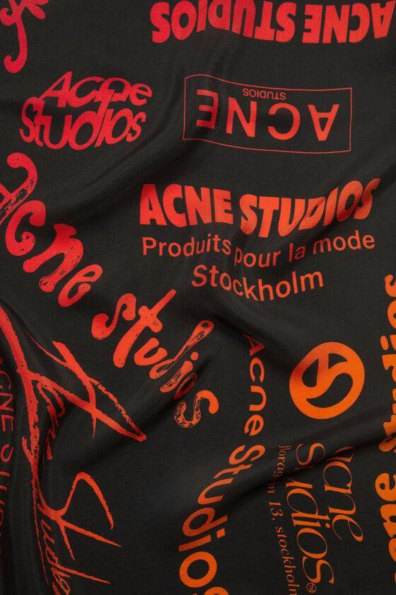 Acne Studios Seidenschal mit Logo-Prints Saisonschlussverkauf