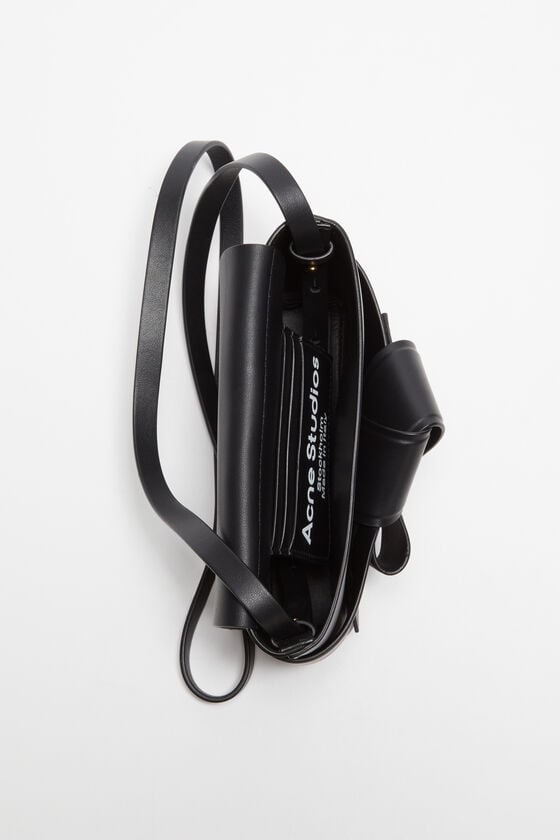 Acne Studios Musubi Mini-Umhängetasche Bestseller