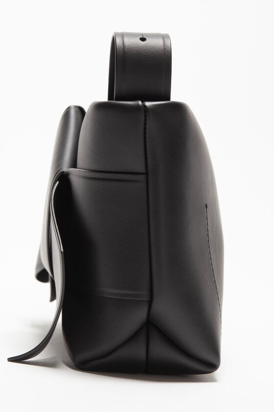 Acne Studios Musubi Schultertasche Bis zu 60% Rabatt