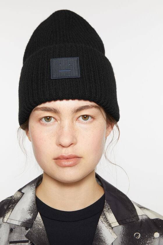 Acne Studios Mütze mit großem Face-Logo Bis zu 55% Rabatt