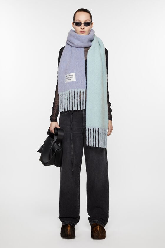 Acne Studios Fransen-Schal mit Logo 2025
