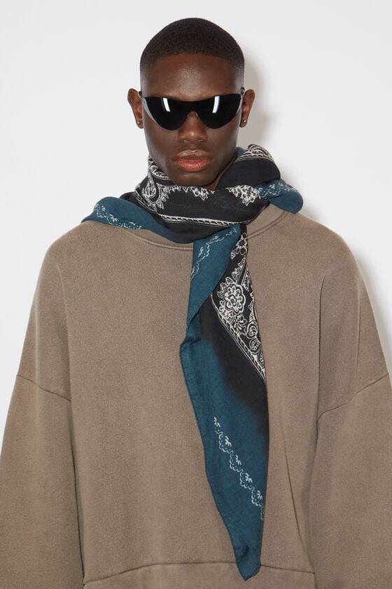 Acne Studios Schal mit Print Blitzverkäufe