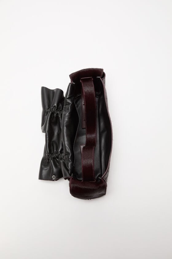 Acne Studios Multipocket furry leather bag Laufsteg-Show Kostenloser Versand