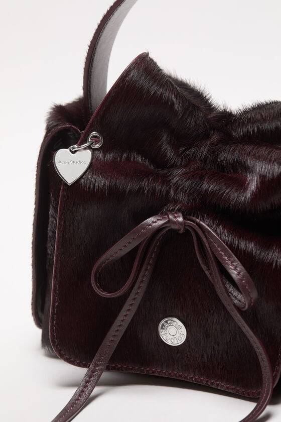 Acne Studios Multipocket furry leather bag Laufsteg-Show Kostenloser Versand