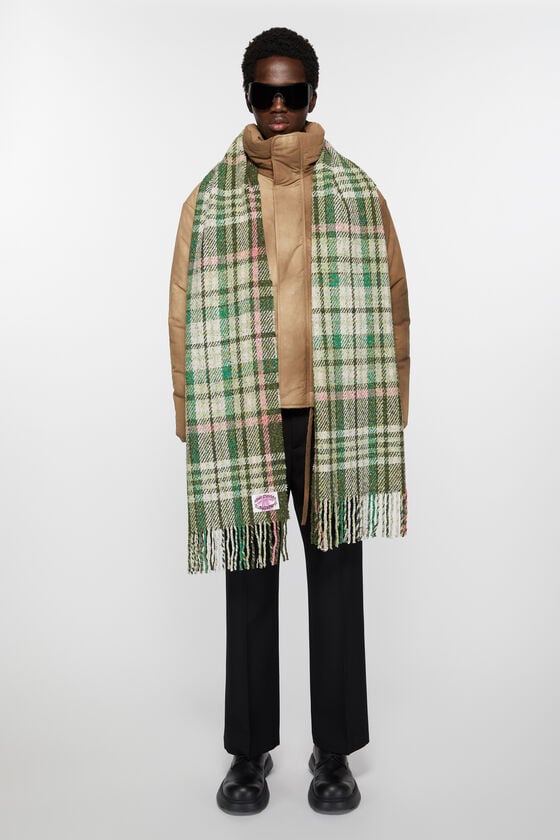 Acne Studios Fransen-Schal mit Karomuster Cyber Monday