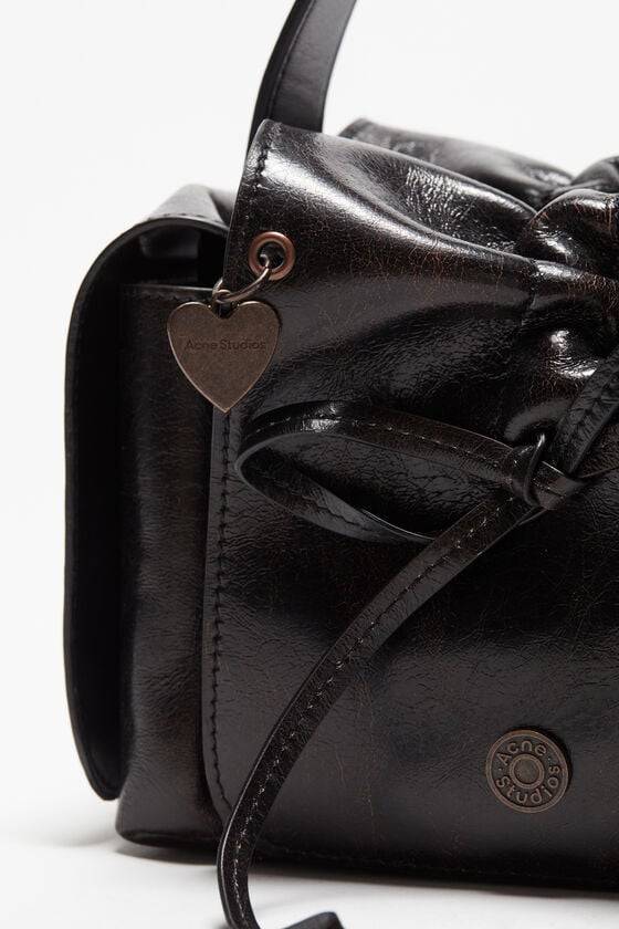 Acne Studios Tasche mit mehreren Taschen Runway Show Blitzangebot