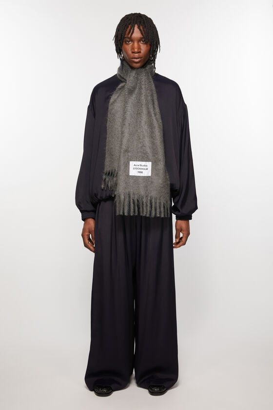 Acne Studios Fransen-Schal aus Alpaka Nur für heute