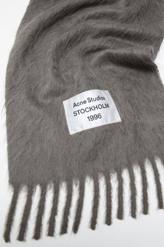 Acne Studios Fransen-Schal aus Alpaka Nur für heute