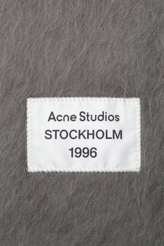 Acne Studios Fransen-Schal aus Alpaka Nur für heute