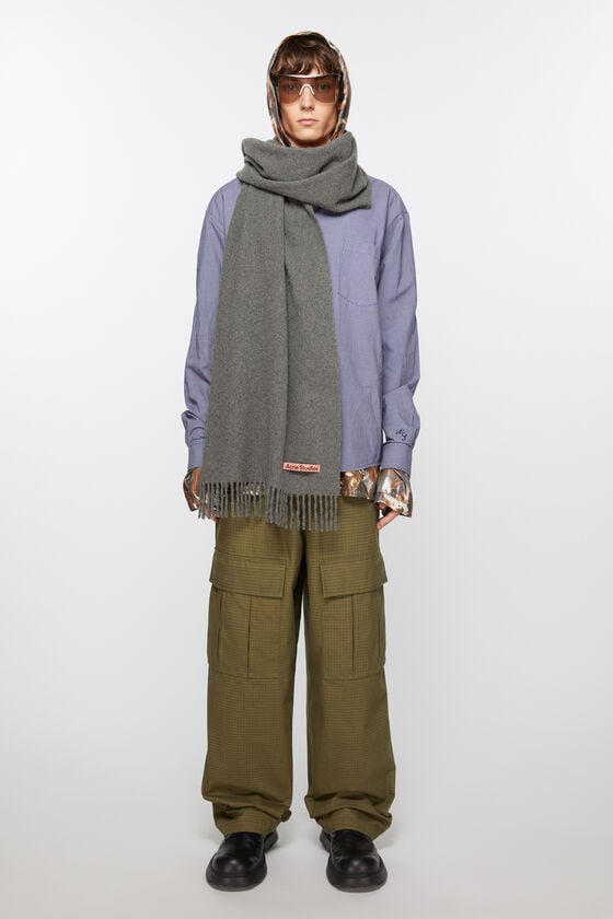 Acne Studios Schmaler Fransen-Schal aus Kaschmir Kostenloser Versand international
