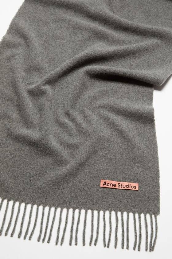 Acne Studios Schmaler Fransen-Schal aus Kaschmir Kostenloser Versand international