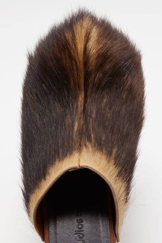 Acne Studios Haarige Holzclogs Angebote