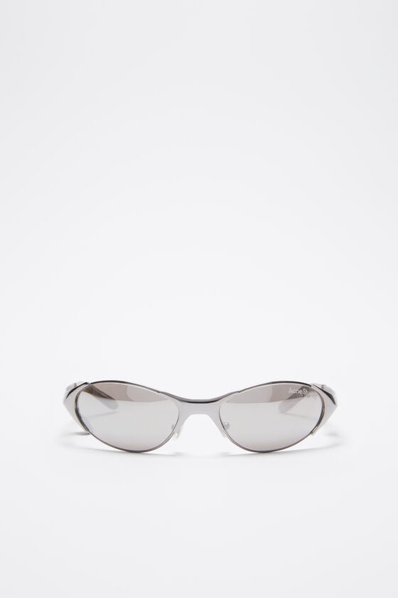 Acne Studios Sonnenbrille mit Metallrahmen und Anhänger Laufsteg-Show Blitzverkäufe