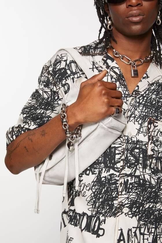 Acne Studios Armband mit Anhänger Sonderangebot