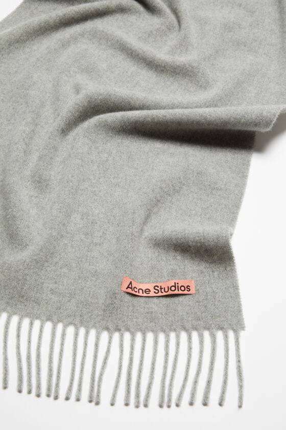 Acne Studios Schmaler Fransen-Schal aus Wolle Flash Sale