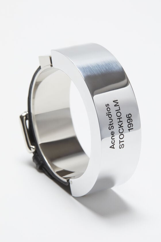 Acne Studios Manschettenarmband aus Leder Laufsteg-Show Black Friday