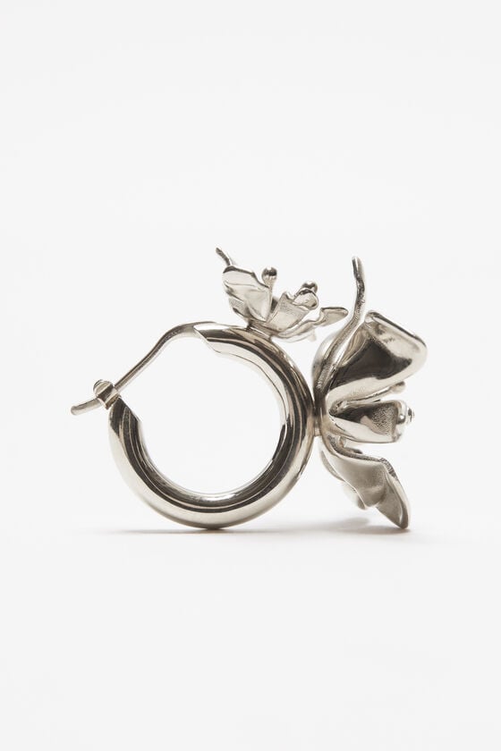 Acne Studios Blumen-Creolen Vatertagsangebot